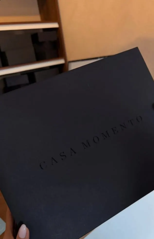 Primera caja negra de Casa Momento recién entregada